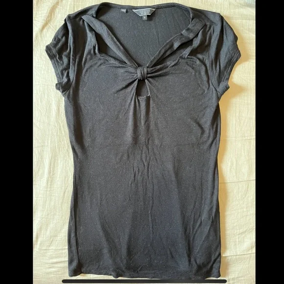 ⏰Guess Black Bow Detail T Shirt - Picture 5 of 6